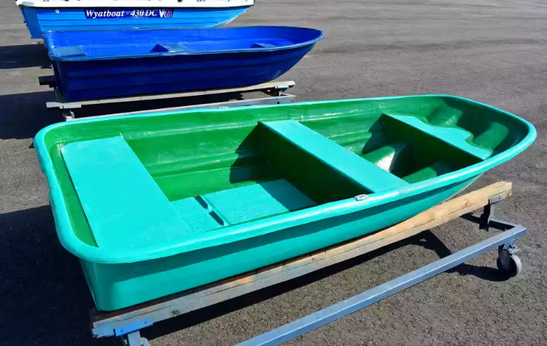 Стеклопластиковая лодка Старт (тримаран) в Шахтах