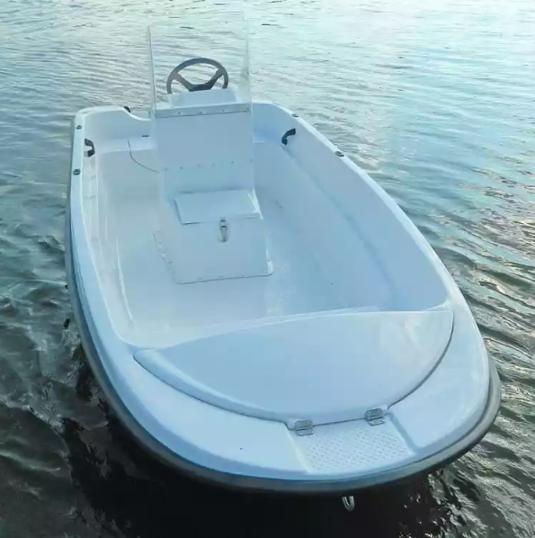 Стеклопластиковая лодка Пингвин с консолью (тримаран) в Шахтах