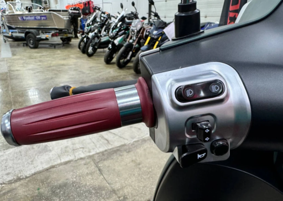 Скутер PROMAX Miami 240 (49) в Шахтах