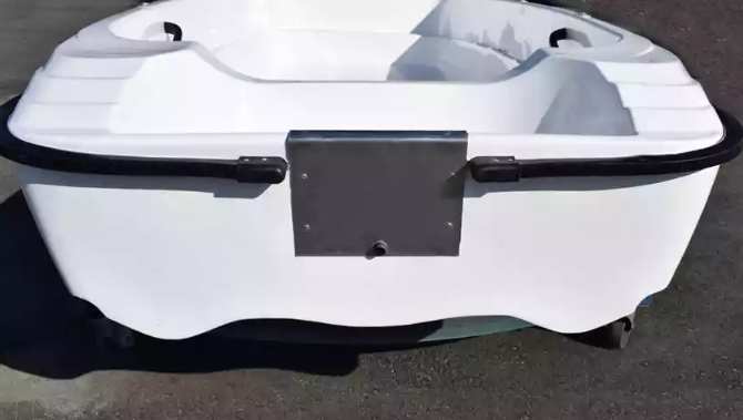 Стеклопластиковая лодка Пингвин (тримаран) в Шахтах