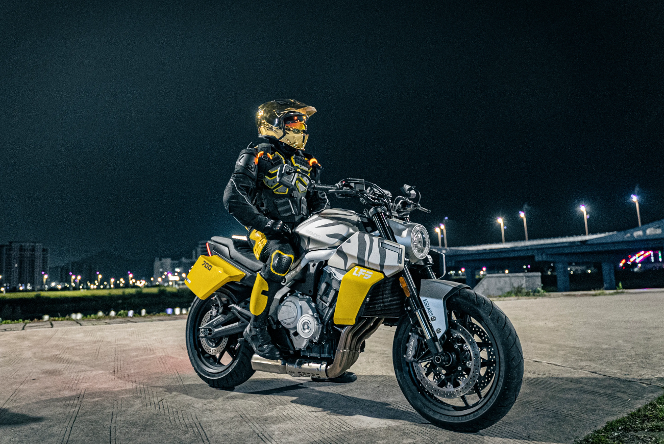 Мотоцикл Benda LFS 700 в Шахтах