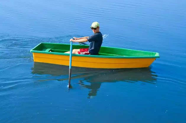 Стеклопластиковая лодка Малютка в Шахтах