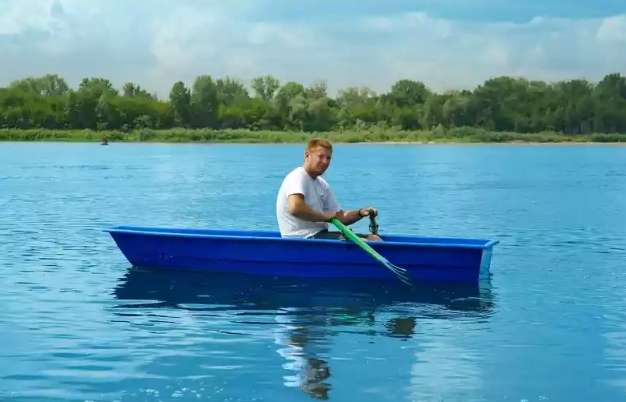 Стеклопластиковая лодка Малютка в Шахтах