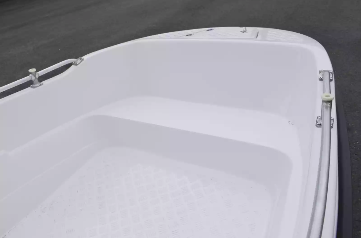 Стеклопластиковая лодка Пингвин New (тримаран) в Шахтах