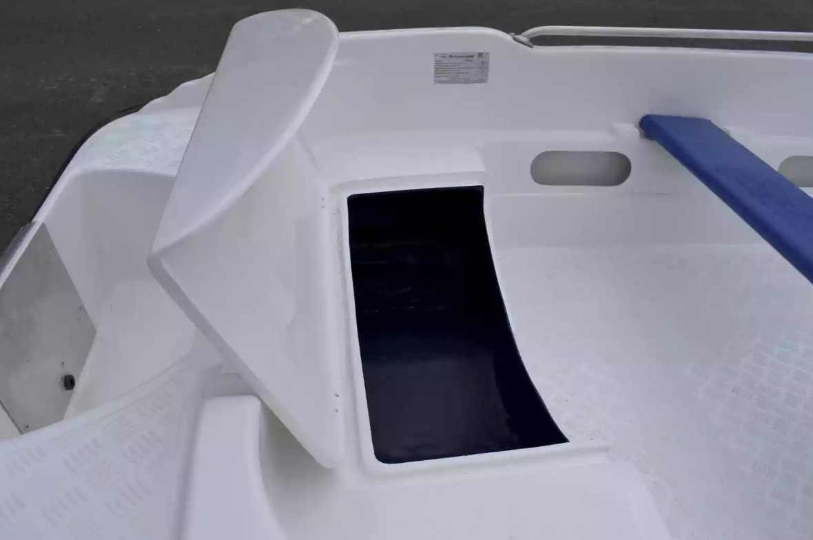 Стеклопластиковая лодка Пингвин New (тримаран) в Шахтах