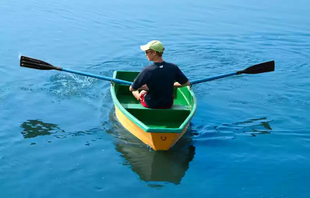Стеклопластиковая лодка Малютка в Шахтах
