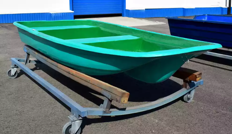 Стеклопластиковая лодка Старт (тримаран) в Шахтах