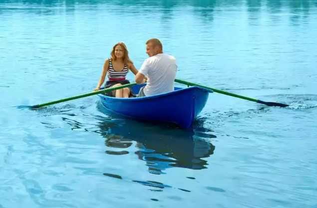 Стеклопластиковая лодка Дельфин в Шахтах