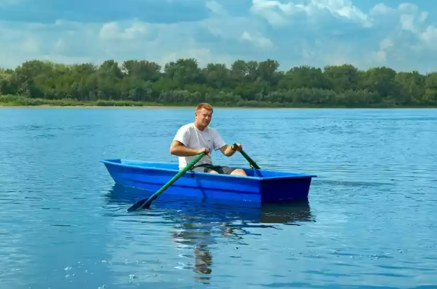 Стеклопластиковая лодка Малютка в Шахтах