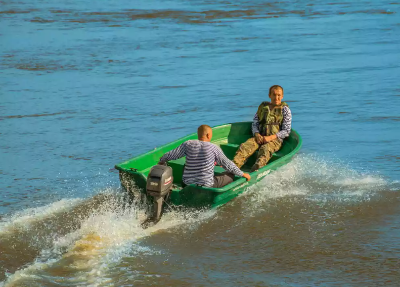 Стеклопластиковая лодка Neman-340 (тримаран) в Шахтах