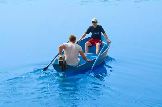 Стеклопластиковая лодка Омуль в Шахтах