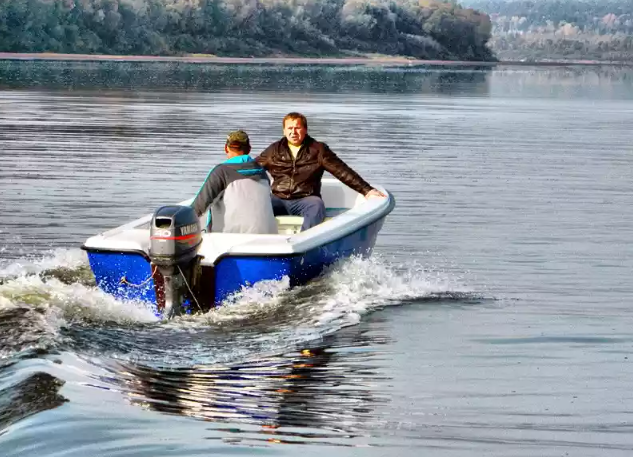 Стеклопластиковая лодка Wyatboat 430 тримаран в Шахтах