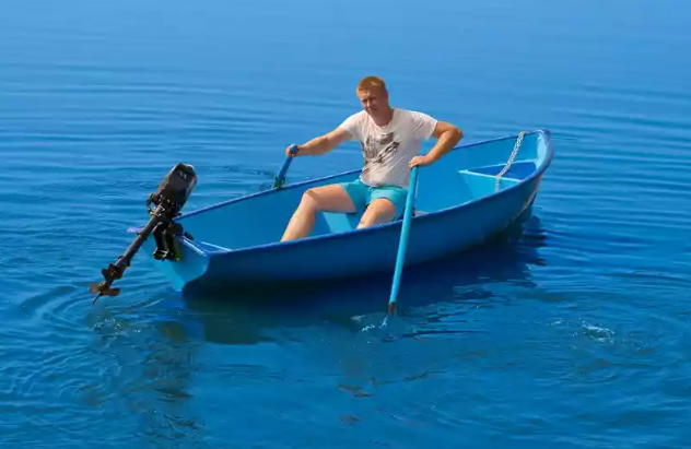 Стеклопластиковая лодка Омуль в Шахтах