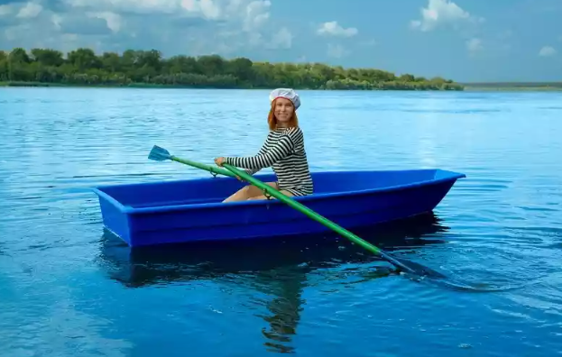 Стеклопластиковая лодка Малютка в Шахтах