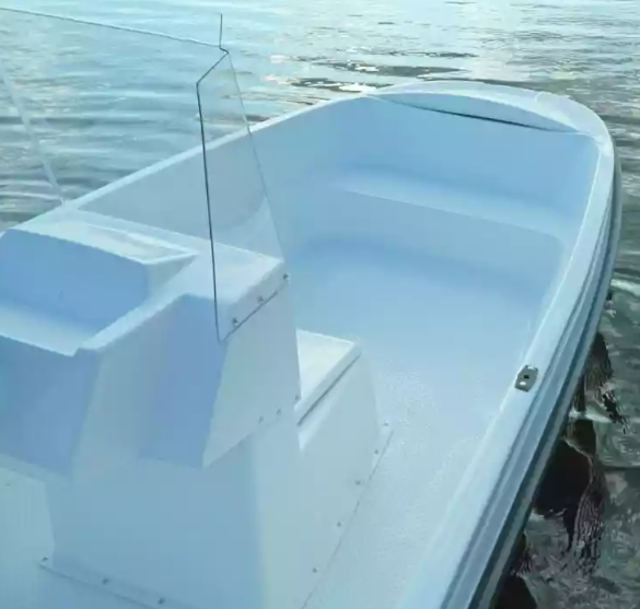 Стеклопластиковая лодка Пингвин с консолью (тримаран) в Шахтах