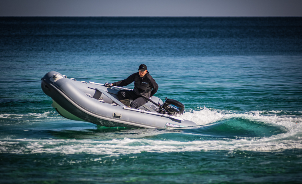 Лодка GLADIATOR RIB380AL в Шахтах