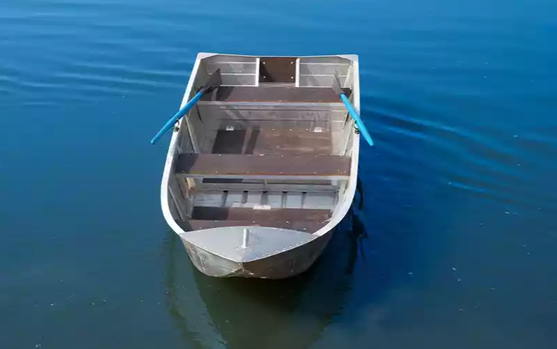 Алюминиевая лодка Вятка-Профи 37 в Шахтах