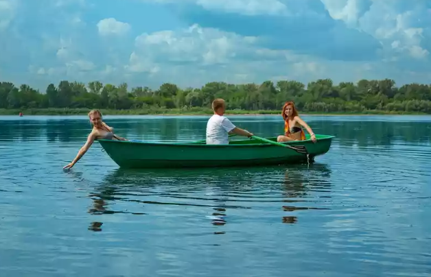 Стеклопластиковая Лодка Голавль в Шахтах