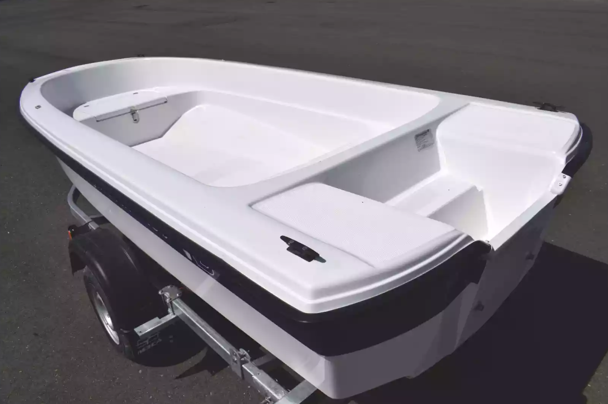 Стеклопластиковая лодка Wyatboat 430 тримаран в Шахтах