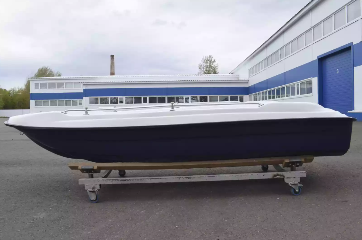 Стеклопластиковая лодка Пингвин New (тримаран) в Шахтах