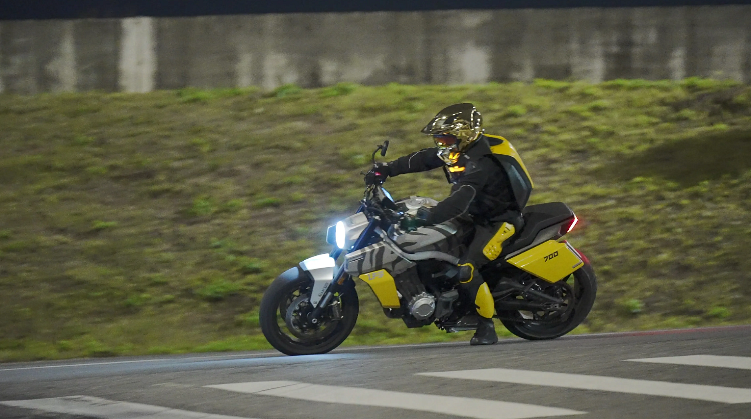 Мотоцикл Benda LFS 700 в Шахтах