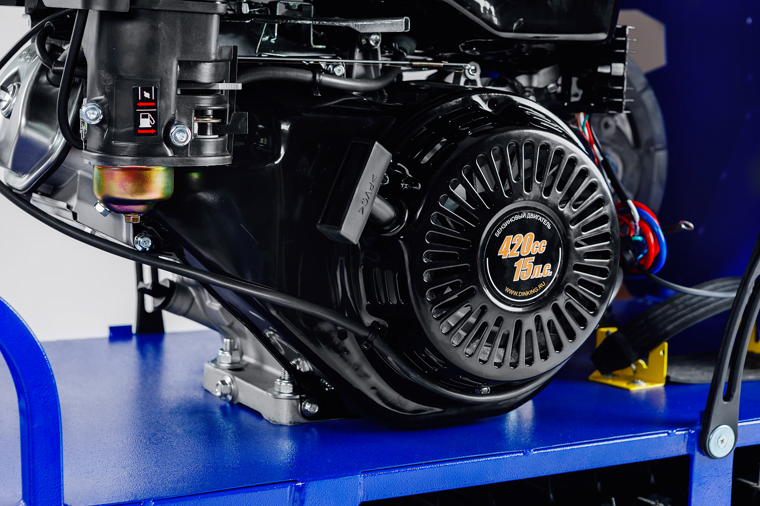 Мотобуксировщик SNOW DOG 17 с эл. запуском (DINKING) в Шахтах